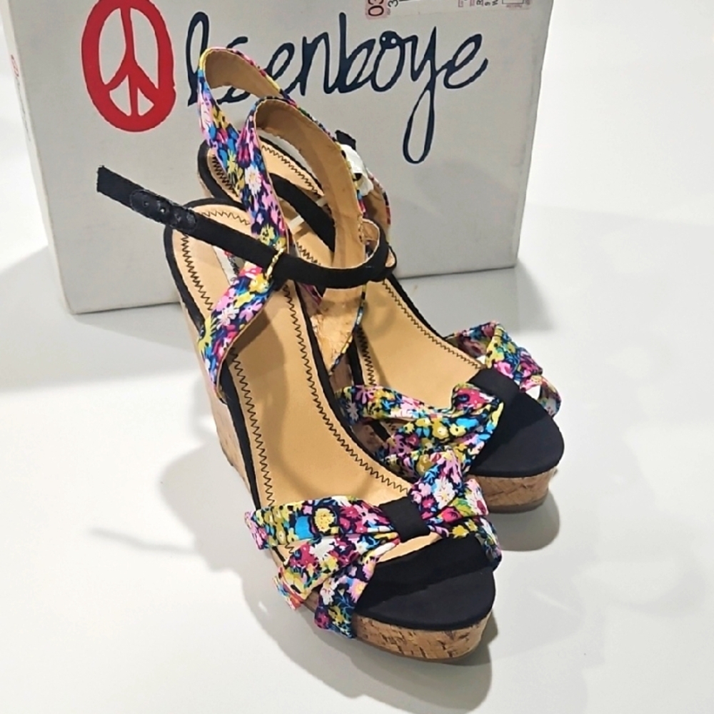 Colorful Wedge Sandals Olsenboye. Sz 9. NIB